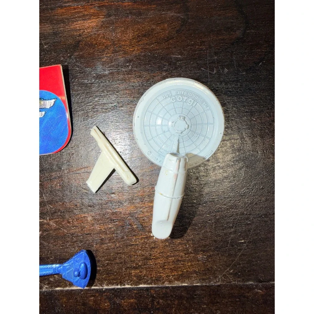 Corgi Star Trek Klingon‎ USS Enterprise Die Cast Starship Toy Name Tag